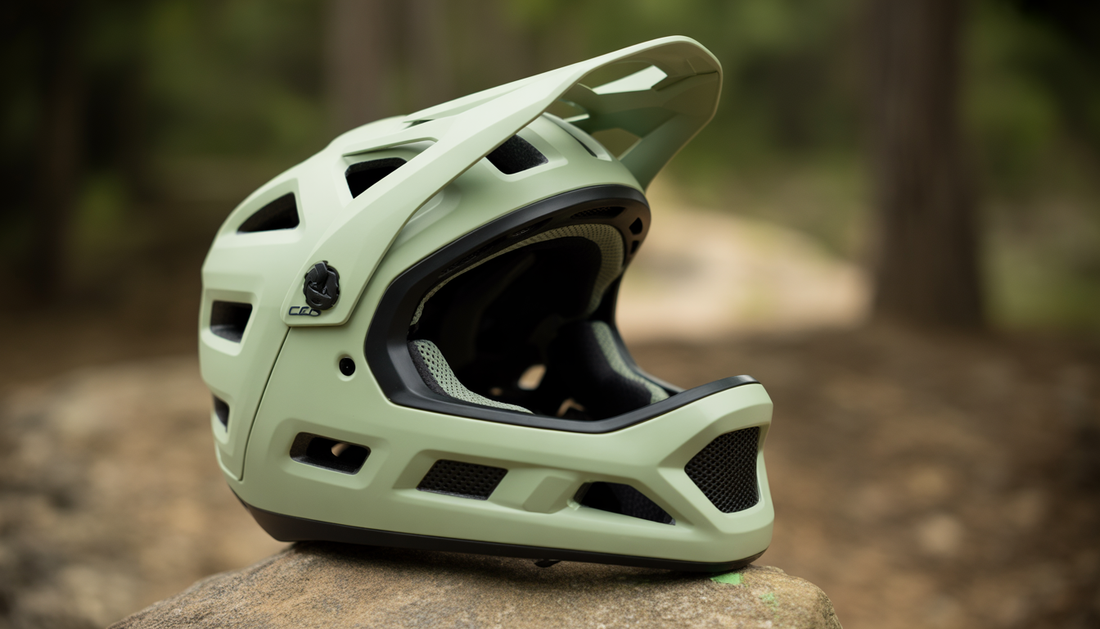 MTB helmet with visor