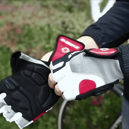 Cyclonix UK - Lightweight Cycling Gloves – CycloFit™